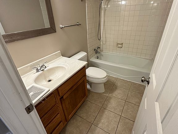 5th image of 715 Golfcrest Rd S #B8