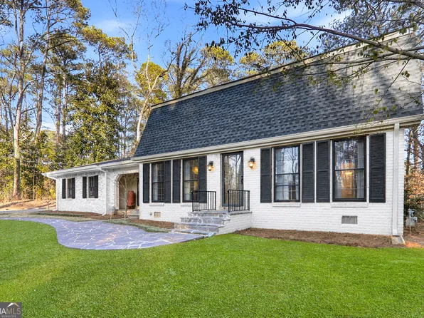 2037 Stoneleigh Dr, Stone Mountain, GA 30087