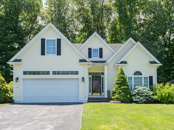 15 River Walk, Branford, CT 06405