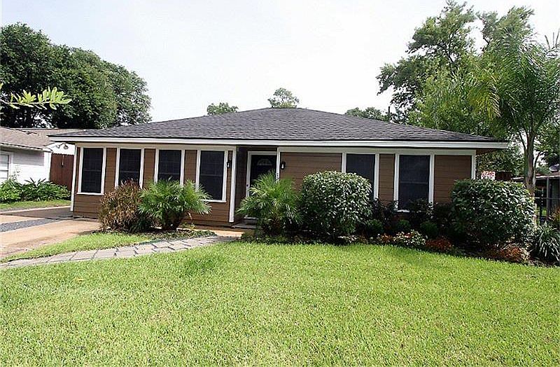 1st image of 1222 Gardenia Dr