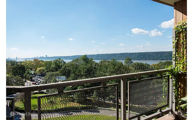 Sold by Douglas Elliman | media 26