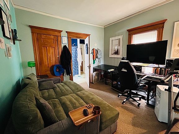 3rd image of 703 Village St