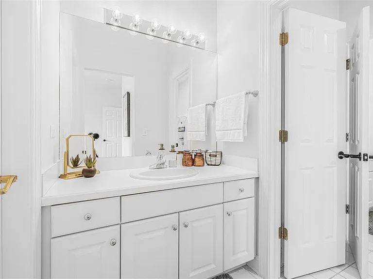 313 Inner Harbour Cir — Photo 29