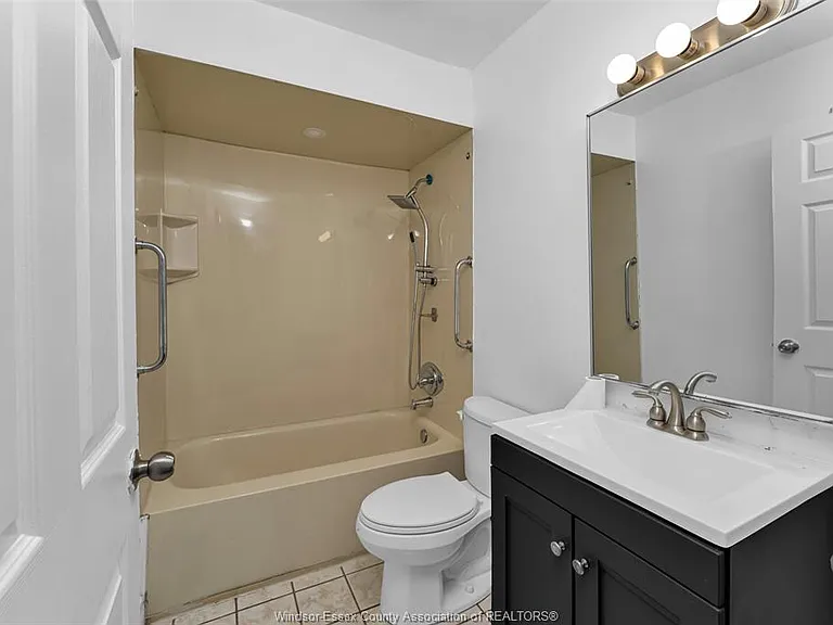 2032 Ford Blvd — Photo 12