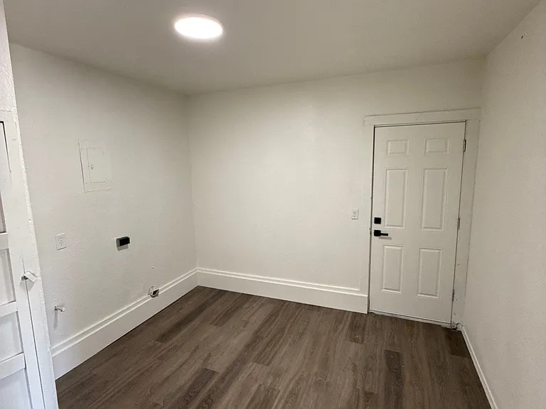1621 N Christine Dr — Photo 8