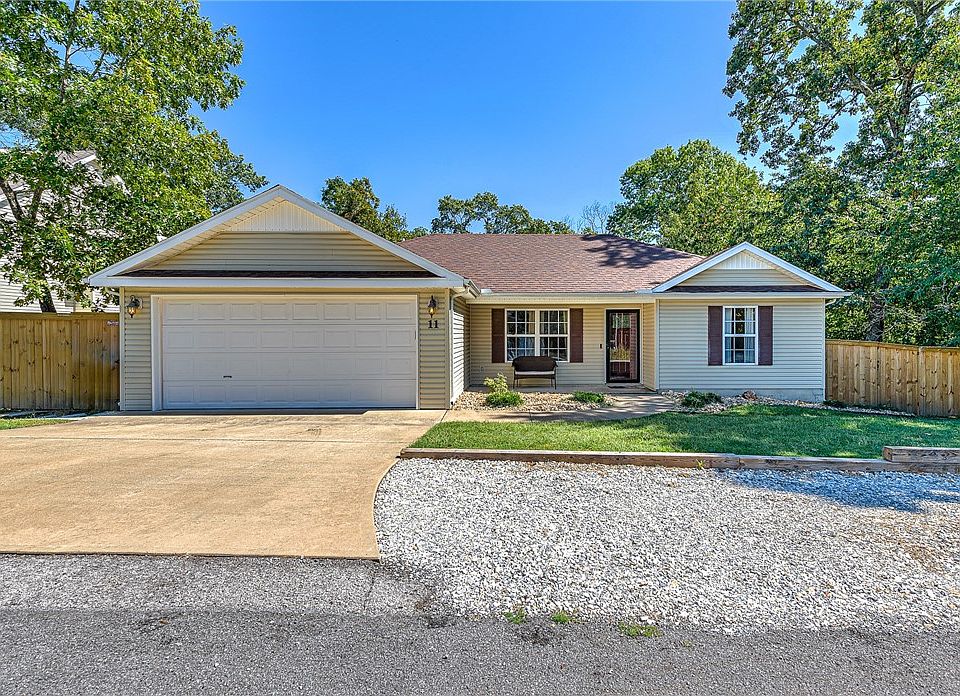 1st image of 11 Hambleton Dr
