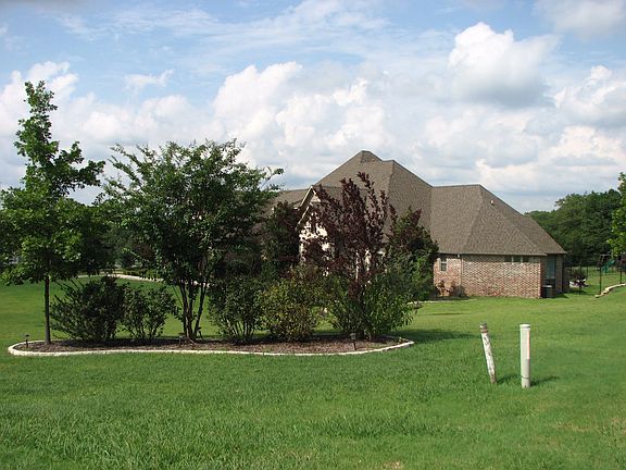 3rd image of 50 Trailridge Dr