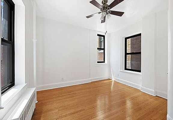 3rd image of 212 W 14th St APT 5B