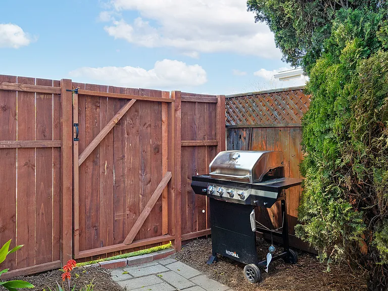 5019 Ensign St — Photo 40