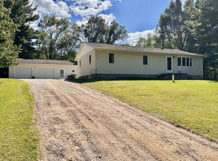 2932 Franklin Dr, Clare, MI 48617