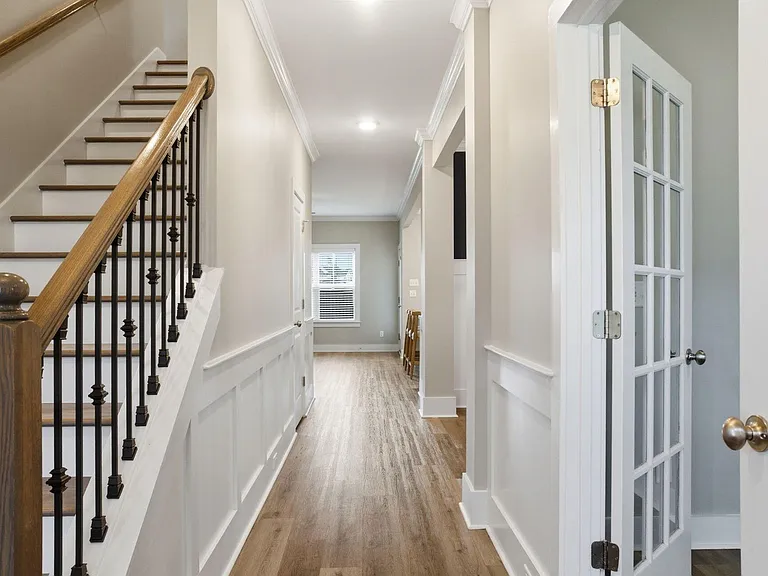 2638 Laurens St — Photo 7