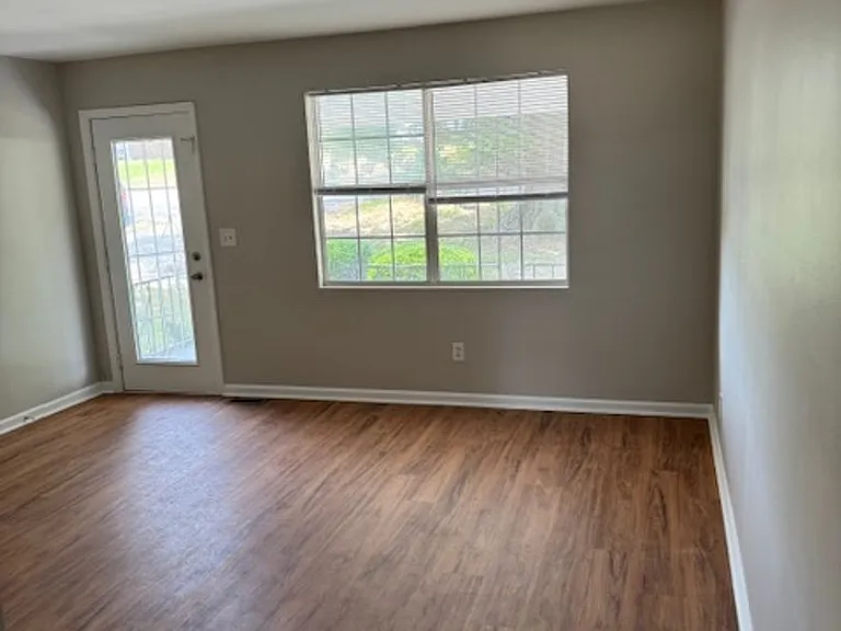 103 Elizabeth Ave — Photo 9