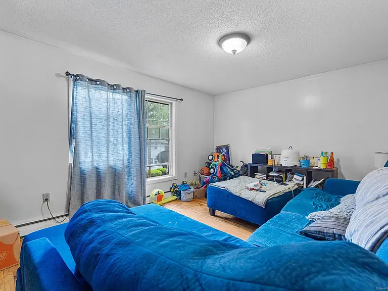 24 Florence St #2 — Photo 8