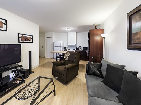 5th image of 3064 N Milwaukee Ave #11562601