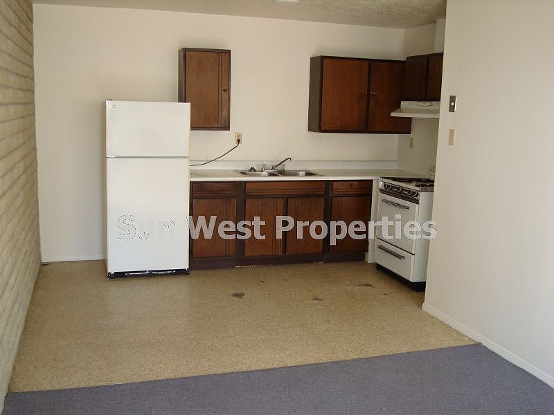2nd image of 1012 Glade Ln APT 22