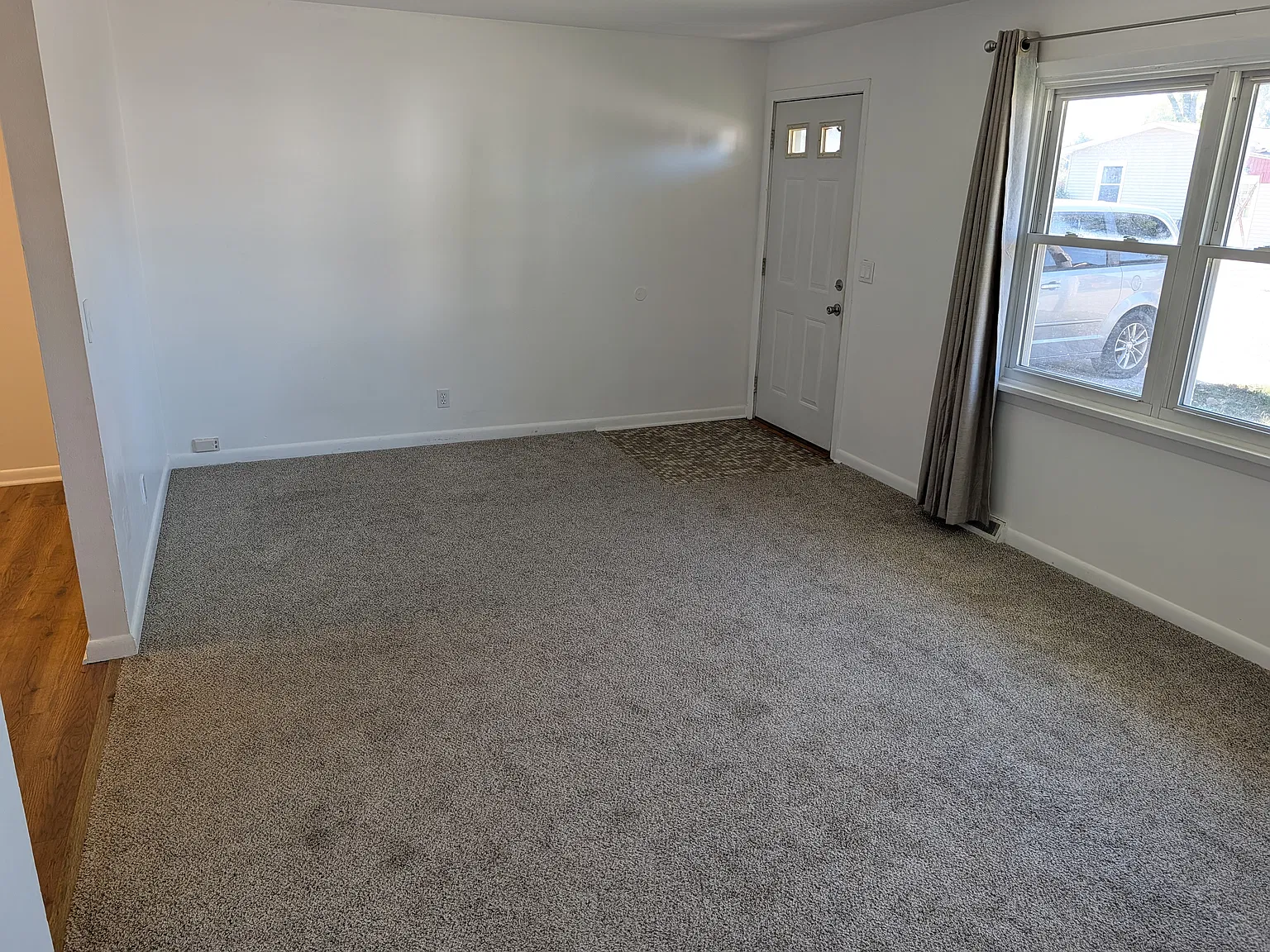 2 bed, $1,100 — Photo 4