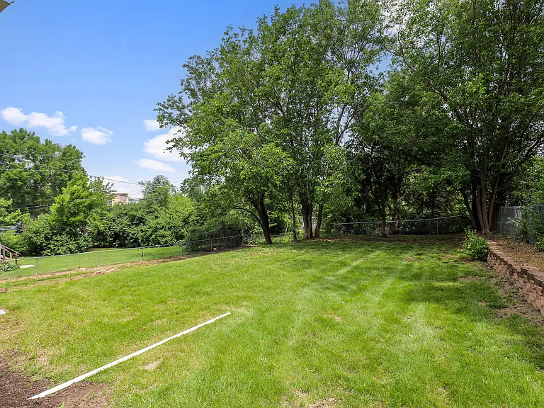 1218 Sunset Dr — Photo 45