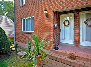 129 Lucinda Dr, Turtle Creek, PA 15145