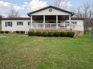 15 Johns Hill Rd, Washington, PA 15301