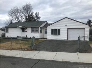 53 Meadowbrook Dr, Waterbury, CT 06706