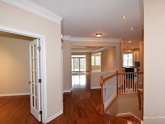 3rd image of 3893 Kingsmill Dr