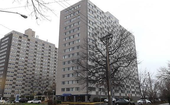 4th image of 12520 Edgewater Dr APT 403