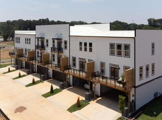 1073 Glen Opal Dr, Decatur, GA 30032