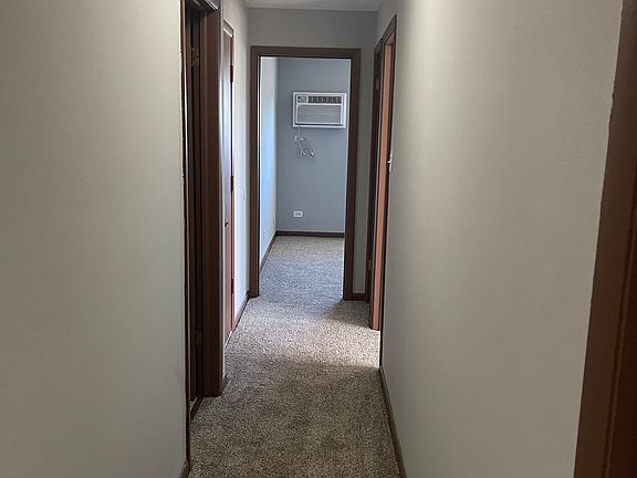 5th image of 1020 E 150th Pl APT 2E