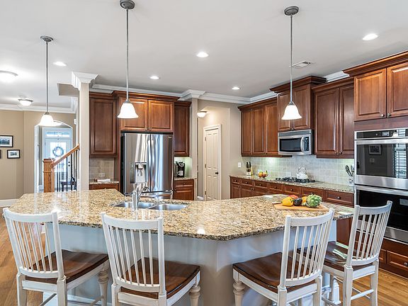 2nd image of 4827 Abberley Ln