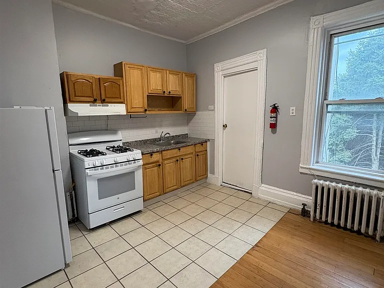 1716 Bergenline Ave #6 — Photo 4
