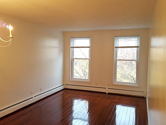 3rd image of 98 Warren St #3C303