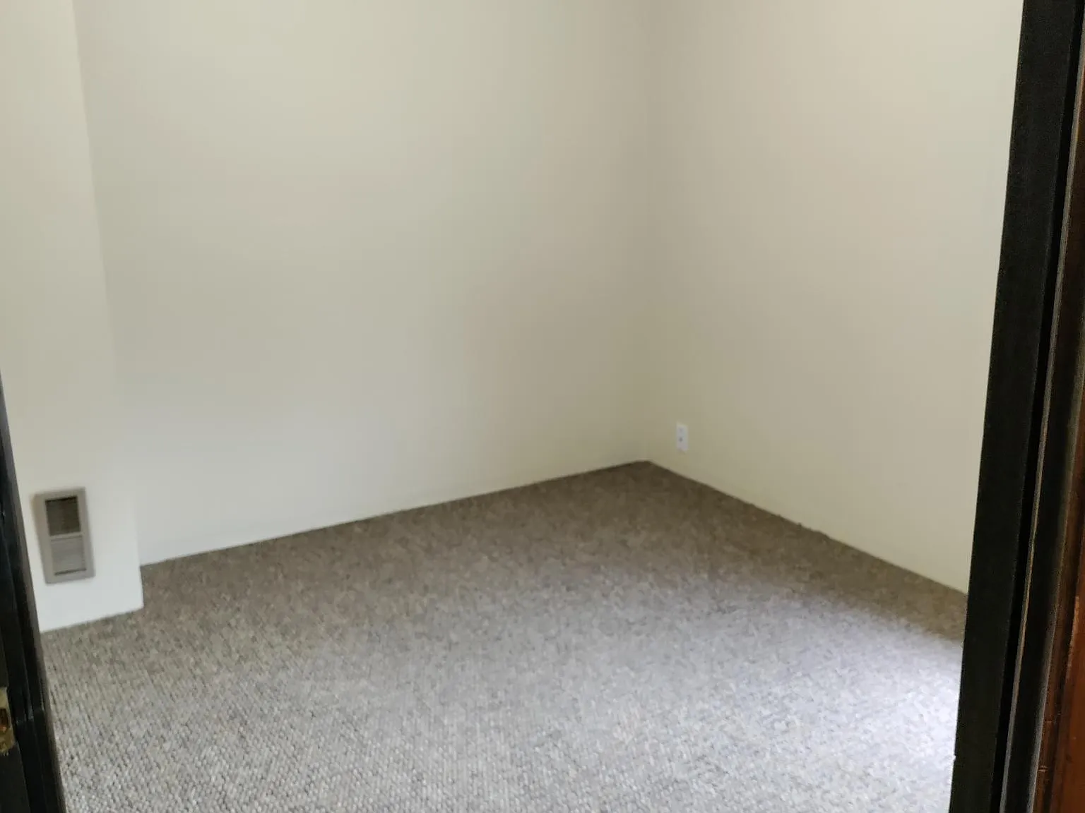 4 bed, 2000 sqft, $2,450 — Photo 3