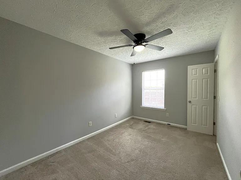 2808 Batavia St — Photo 8