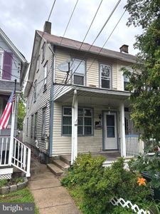 717 W Broad St, Quakertown, PA, 18951