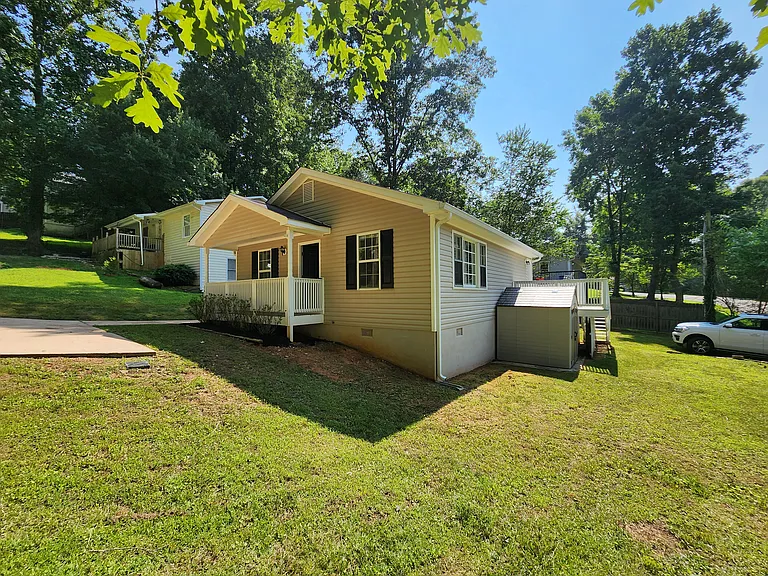 2635 Poplar Ln — Photo 2