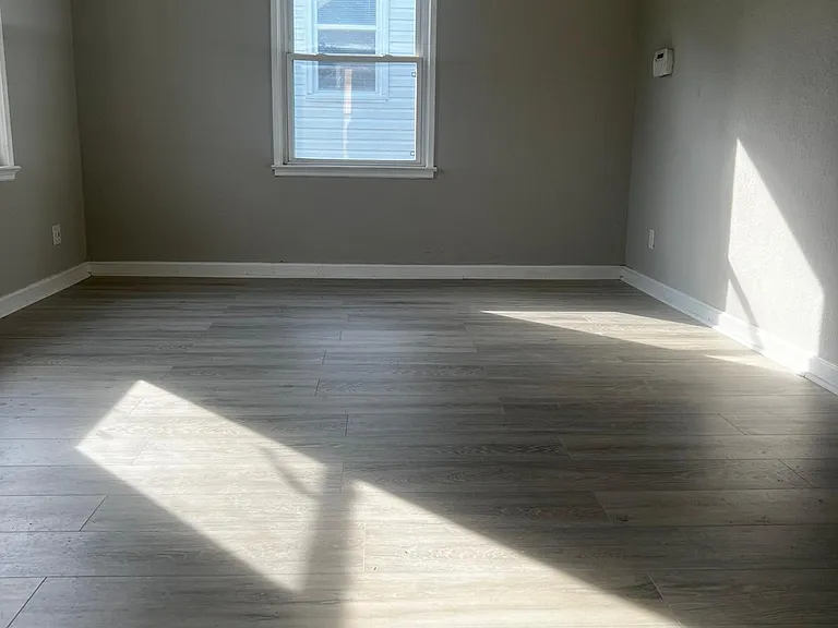 7447 Jenwood Ave — Photo 3