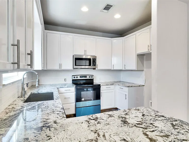 7312 E Ben White Blvd #6 — Photo 5