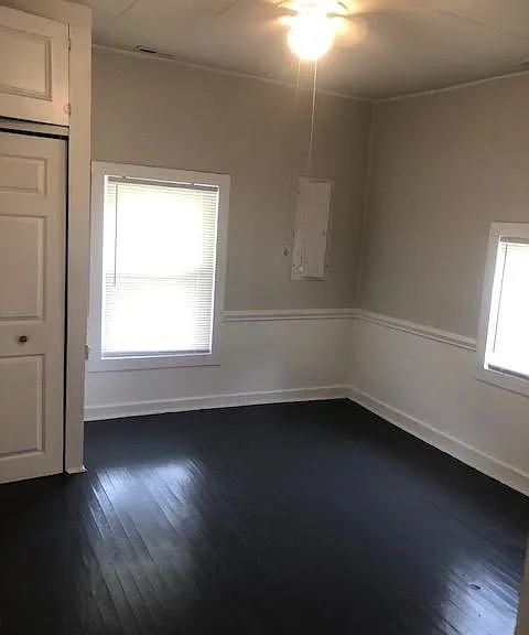 117 E Henderson St — Photo 19