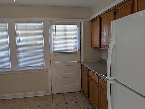 5th image of 10415 S Vernon Ave #2