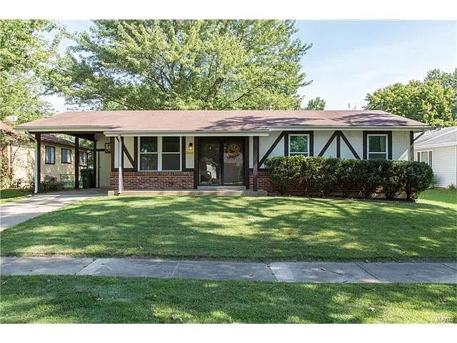 2625 Lindsay Ln photo 1