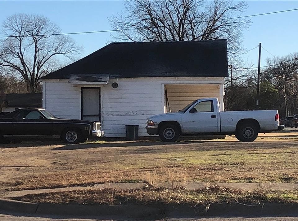 2nd image of 3134 Canada Dr