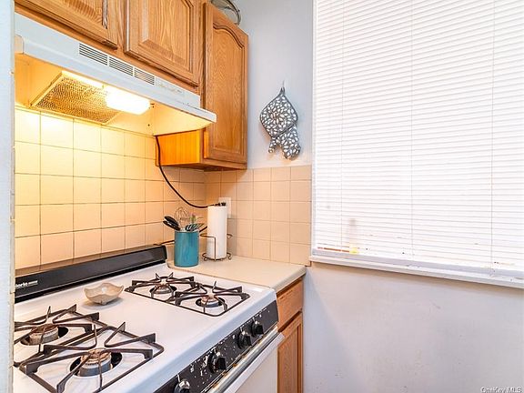 5th image of 42 Pine St APT 1S