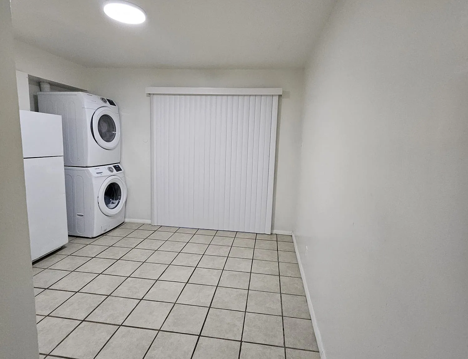 521 Palomas Dr SE — Photo 3