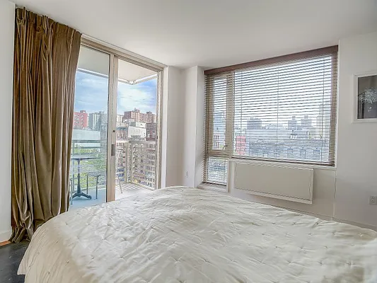 Sold by Sotheby's International Realty | media 8