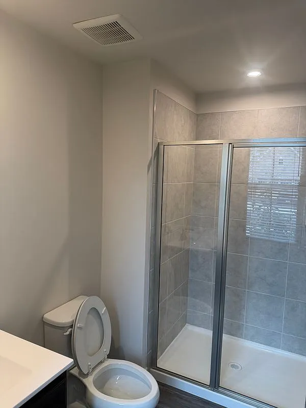 3 bed, 3.5 bath, 2700 sqft, $3,550 — Photo 4