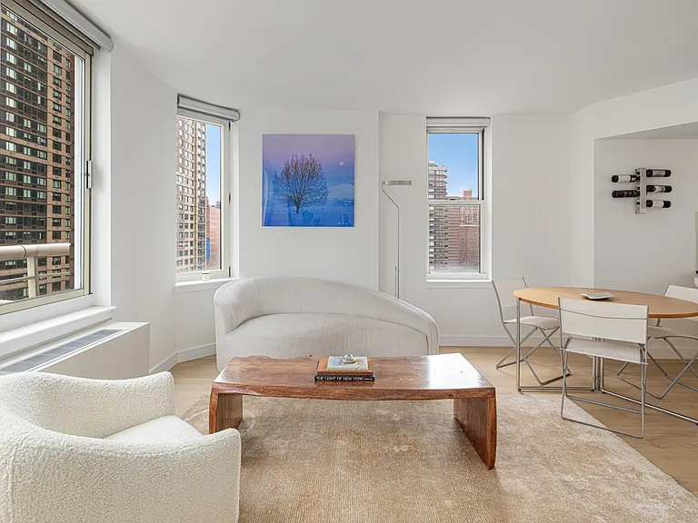 206 E 95th St #PENTHOUSE — Photo 3