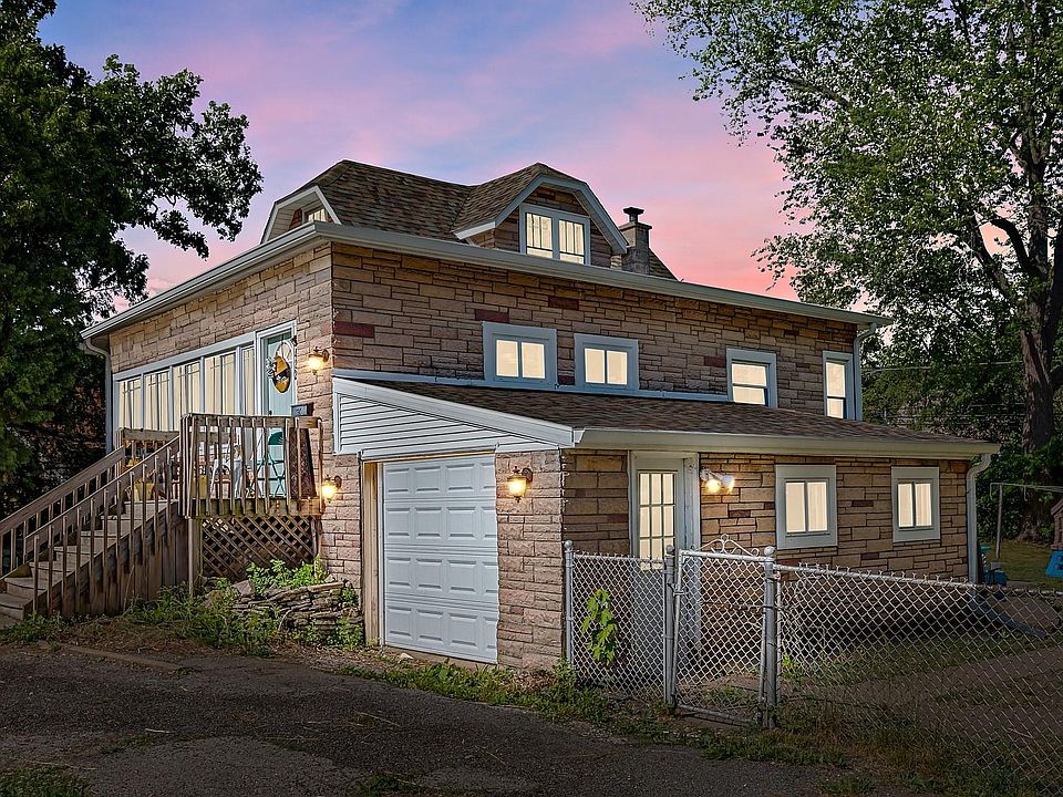1st image of 422 Bellevue Dr