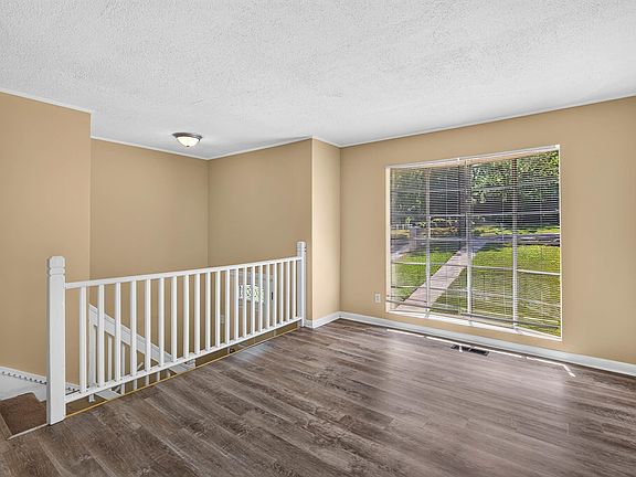 2nd image of 1035 Barclay Dr