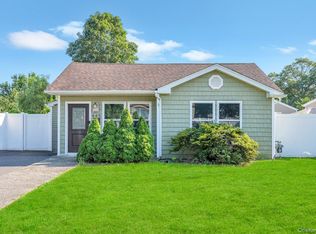 445 48th St, Lindenhurst, NY 11757