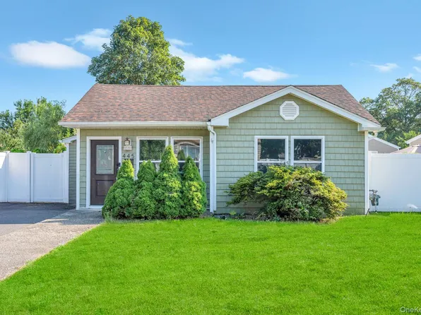 445 48th Street, Lindenhurst, NY 11757